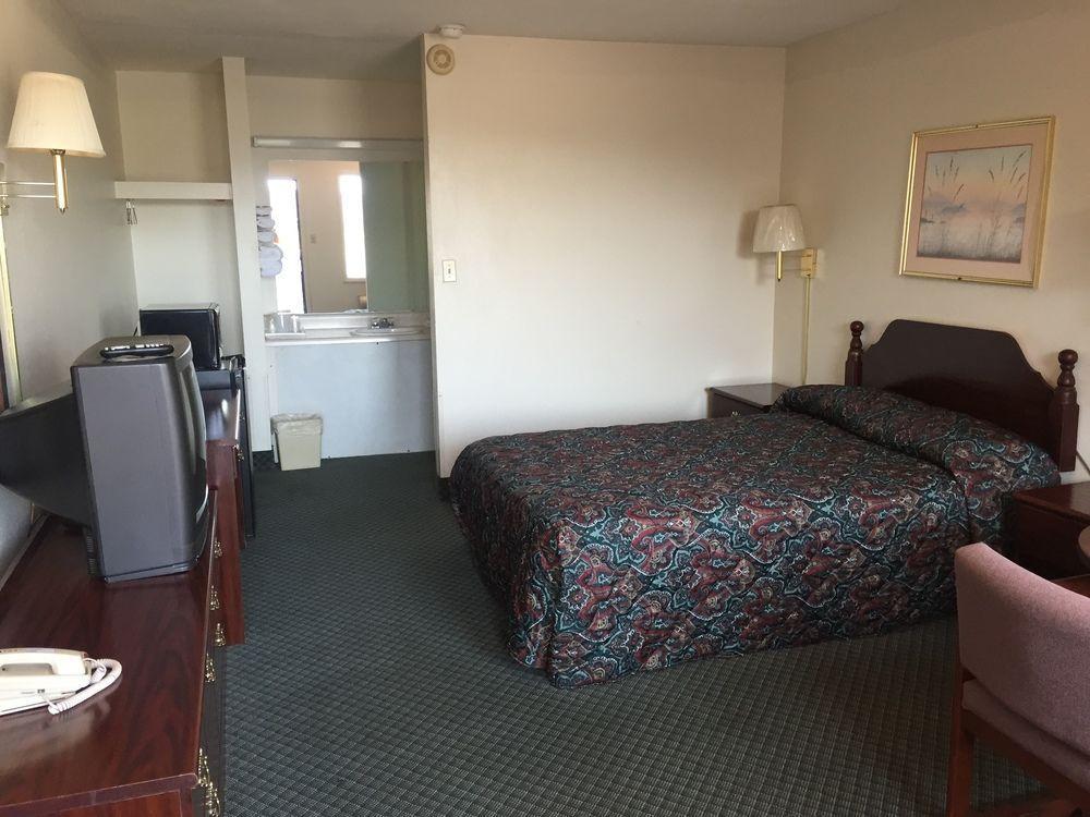 Economy Inn St. James Buitenkant foto