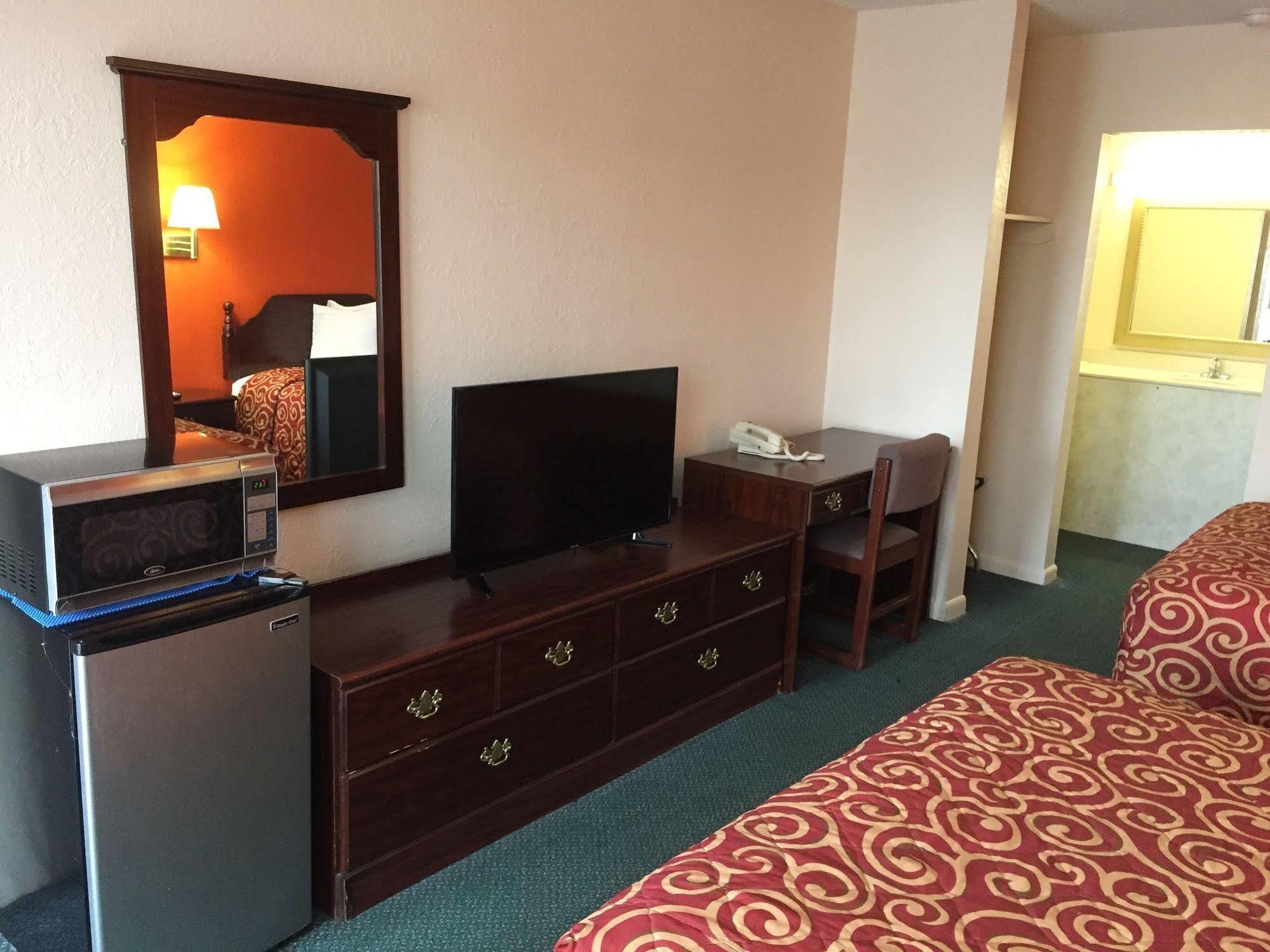 Economy Inn St. James Buitenkant foto